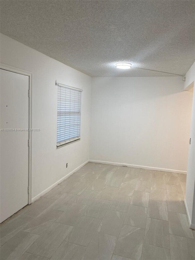 Building Photo - 850 SW 133rd Terrace