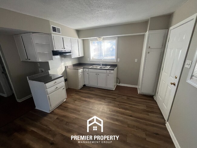 Building Photo - Spacious 4BR Memphis Home for Rent with Fenced Backyard