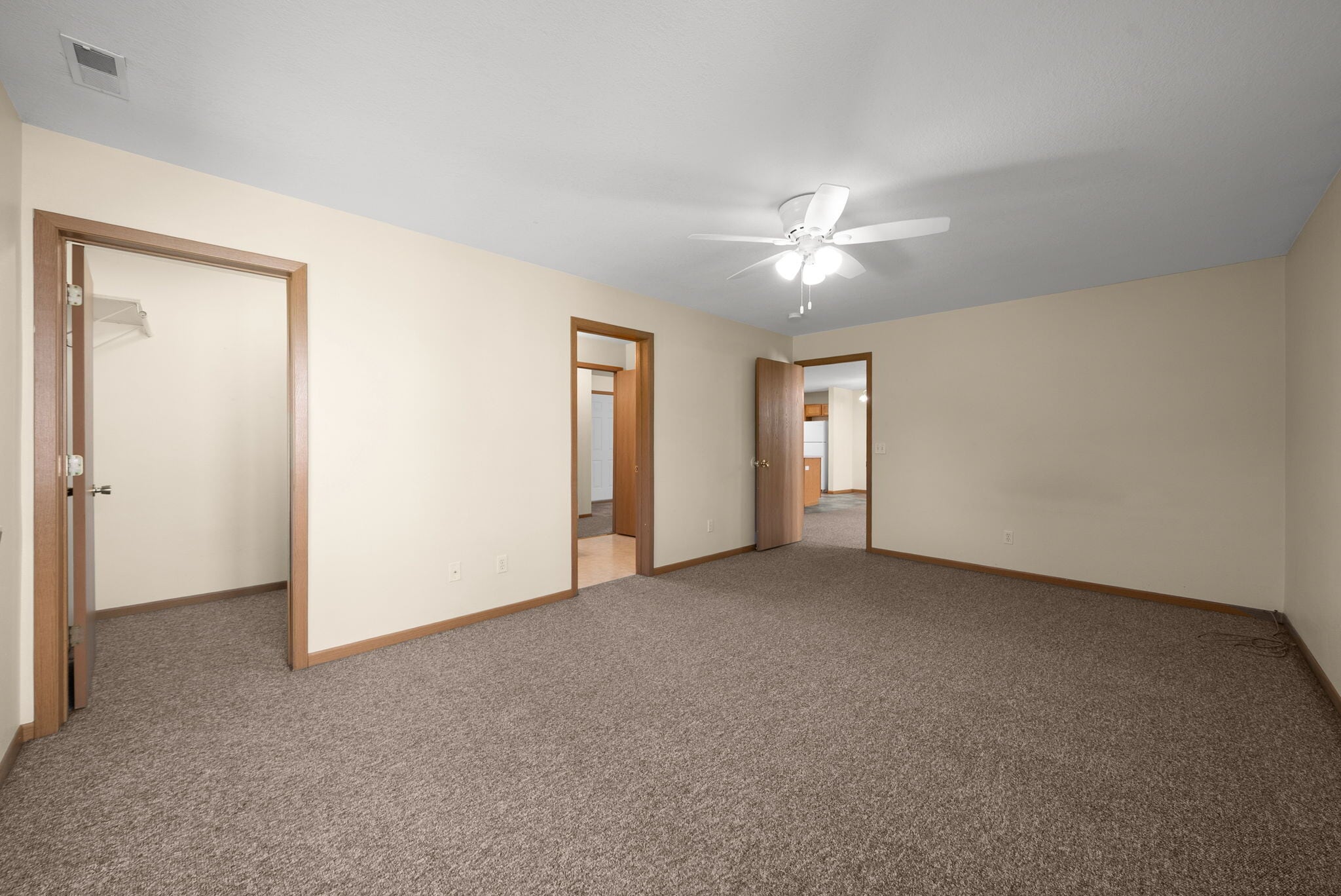 Master Bedroom - 1420 E Redwood Blvd