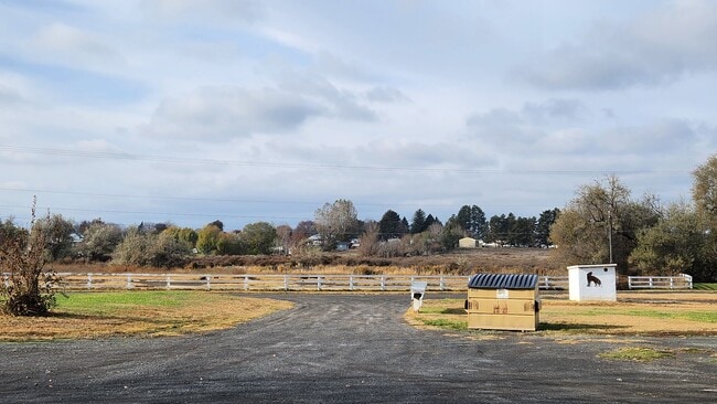 Building Photo - MillerVille #10, #11, #12