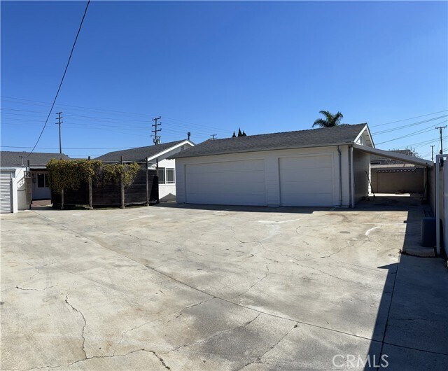 Building Photo - 5072 Edinger Ave