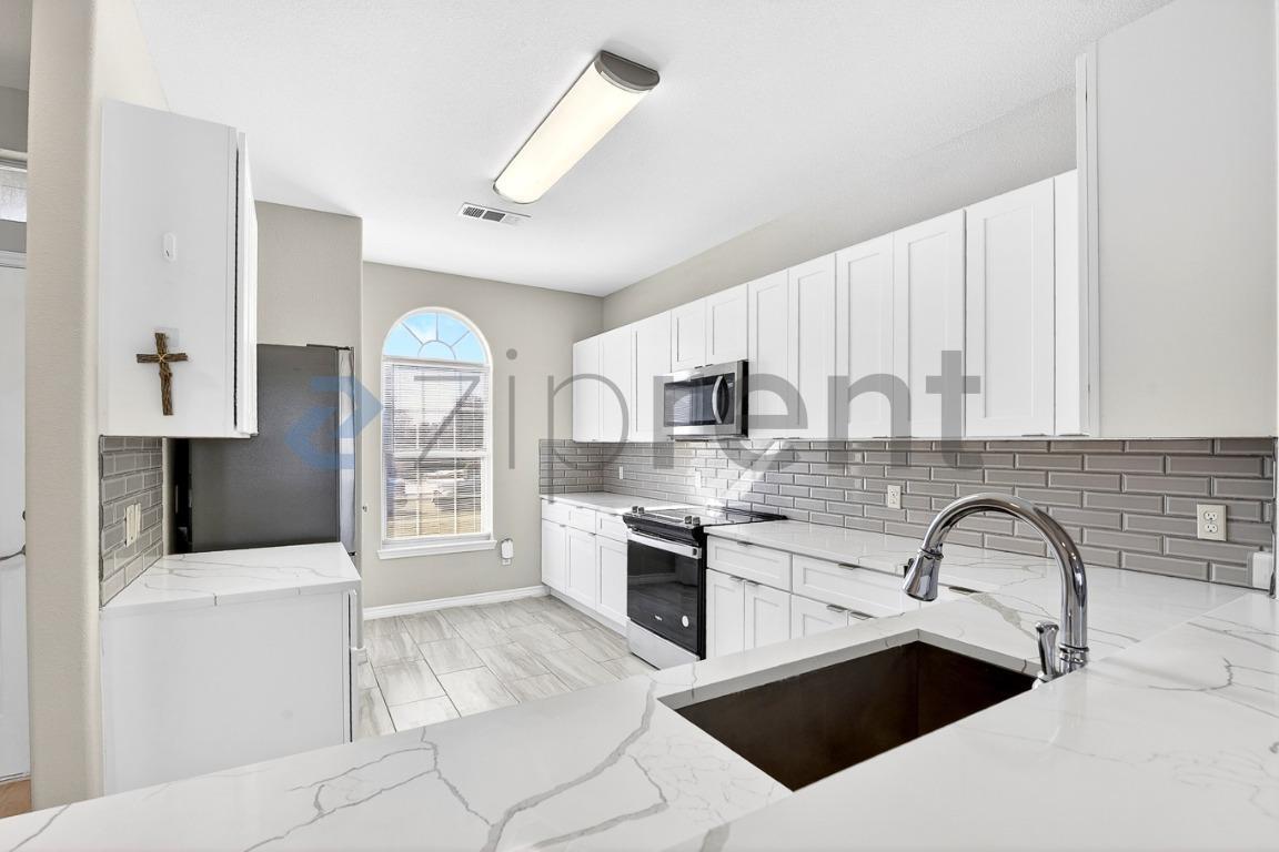 Building Photo - 312 Meadow View Ln