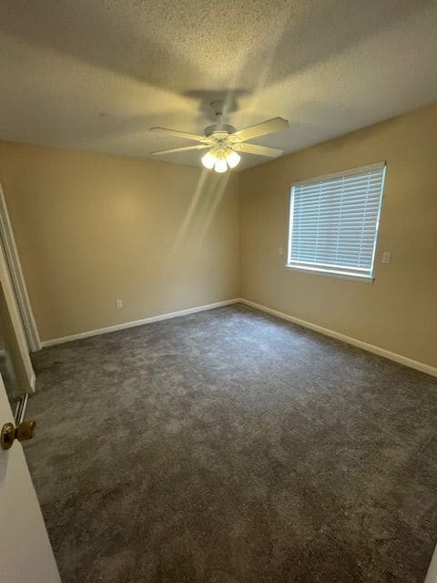 Building Photo - Charming 2-bedroom, 2-bath home