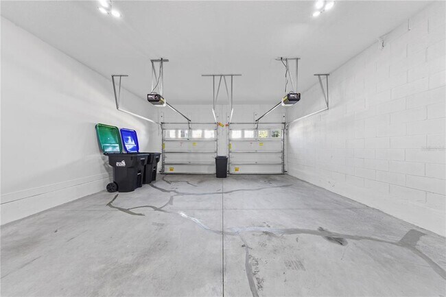 Building Photo - 15537 Mango Isle St