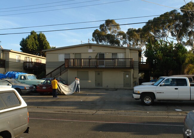 Building Photo - 6688 Picasso Rd