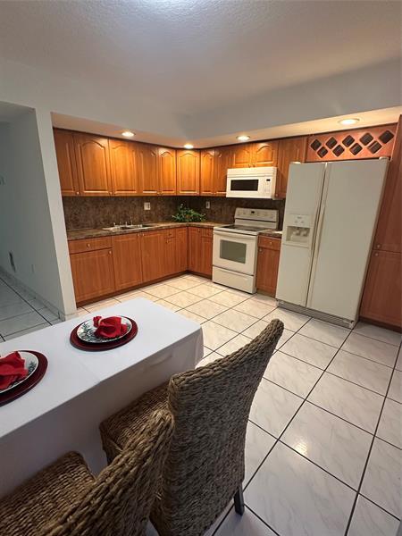 Primary Photo - 8420 SW 133rd Avenue Rd