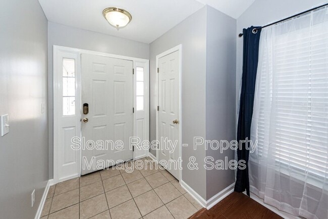Building Photo - 7856 High Maple Cir