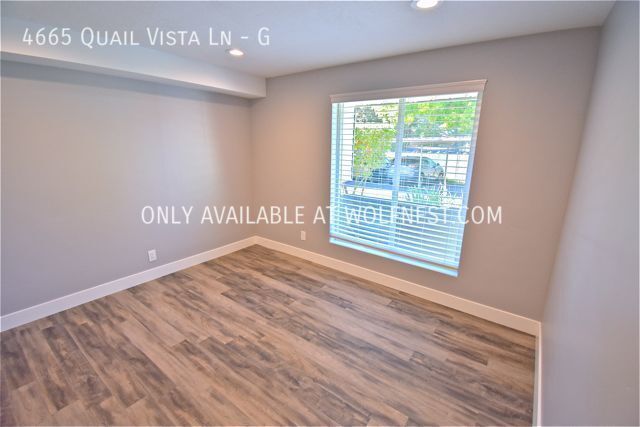 Building Photo - Remodeled 1 Bed Millcreek Condo! No Deposi...