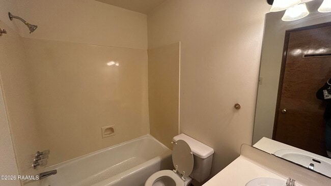 Building Photo - 16633 West Dr