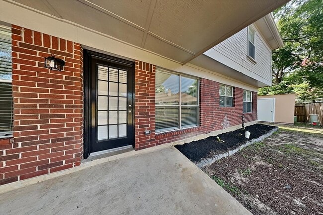 Building Photo - 5 Regency Ct