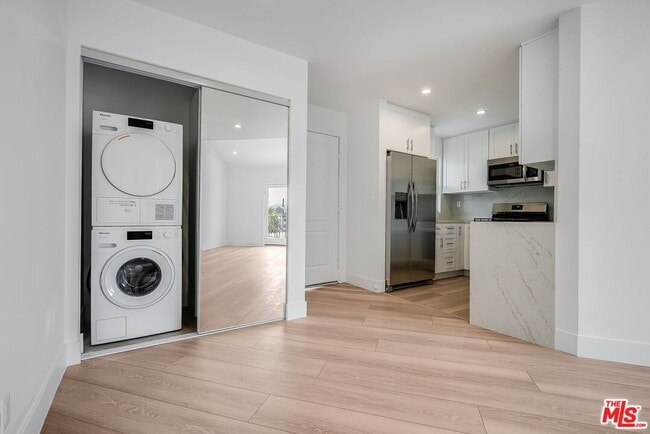 Building Photo - 11675 Darlington Ave