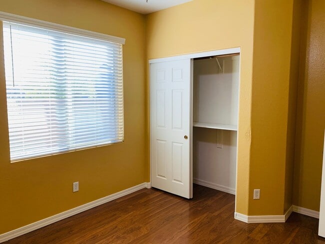 Building Photo - Beautiful Home In Rancho Sahuarita Located...