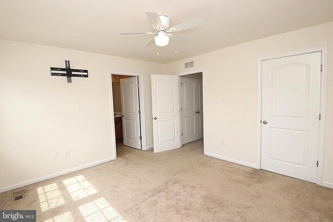 Building Photo - 185 Magellan Dr