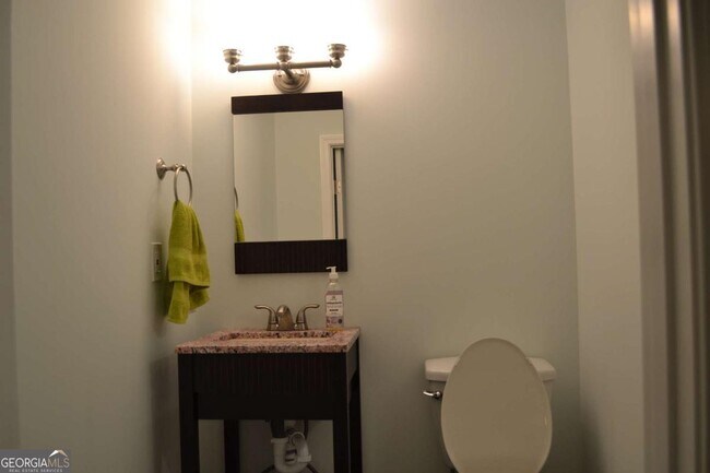 Building Photo - 1620 Grand Jct