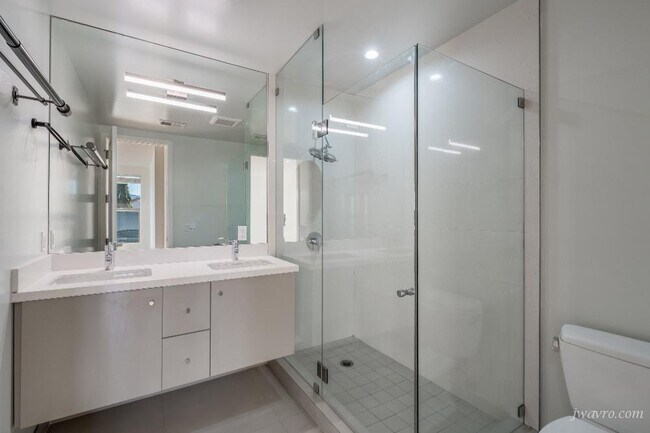 Building Photo - 1280 Hampshire St