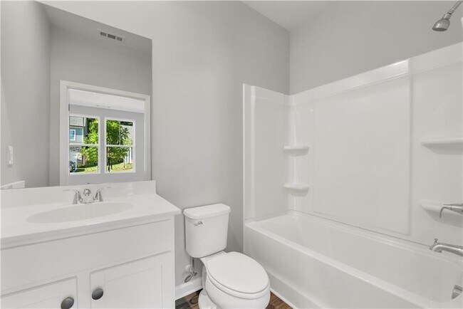 Building Photo - 660 Devon Aly