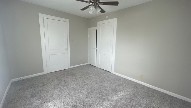 Building Photo - 918 3rd Ave S