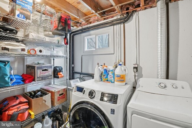 Building Photo - 2207 Victor Ct