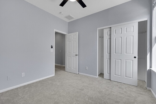 Building Photo - $2,695.95 - 3 bed, 2 bath in Lochbuie with a Large Backyard and In Unit Laundry!