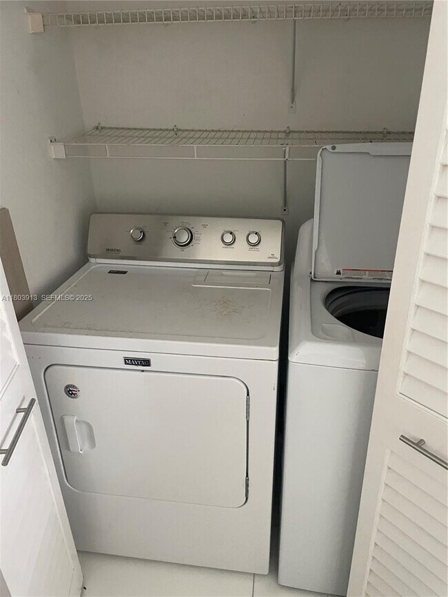 Building Photo - 3155 NE 184th St