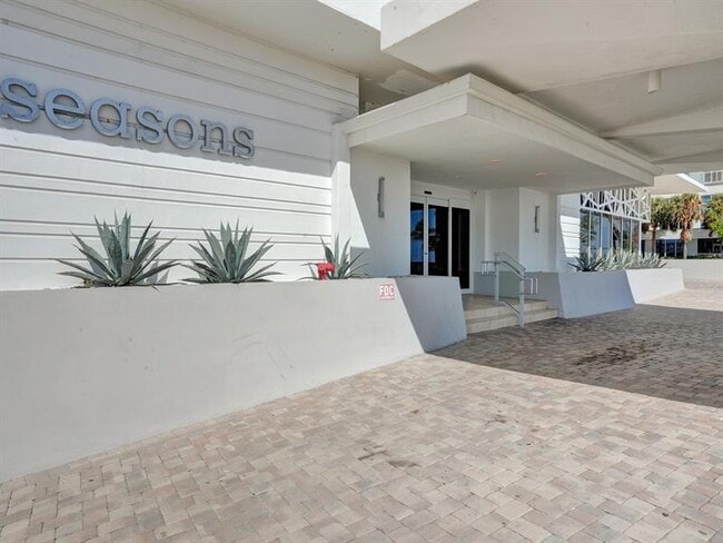 Building Photo - 209 N Fort Lauderdale Beach Blvd