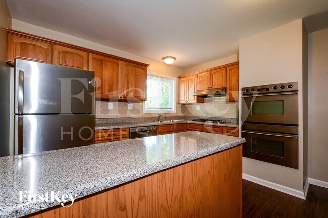 Building Photo - 12465 Larkwood Dr