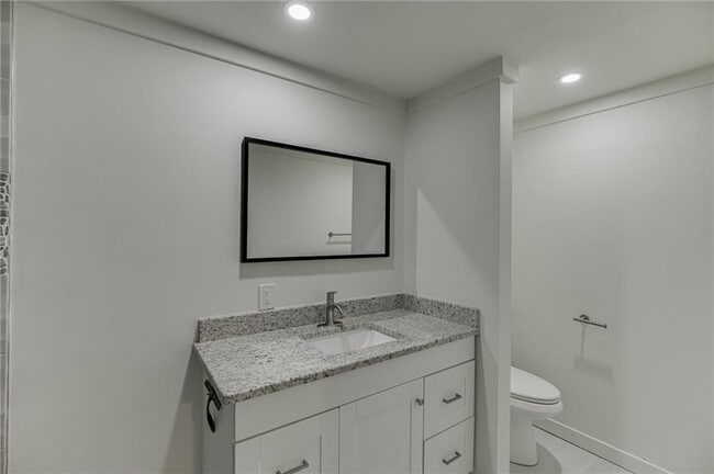 Building Photo - 3685 Fir Dr