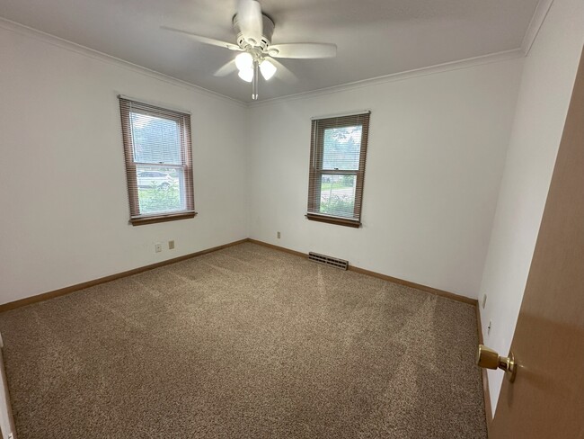 Building Photo - 2104 Iowa St