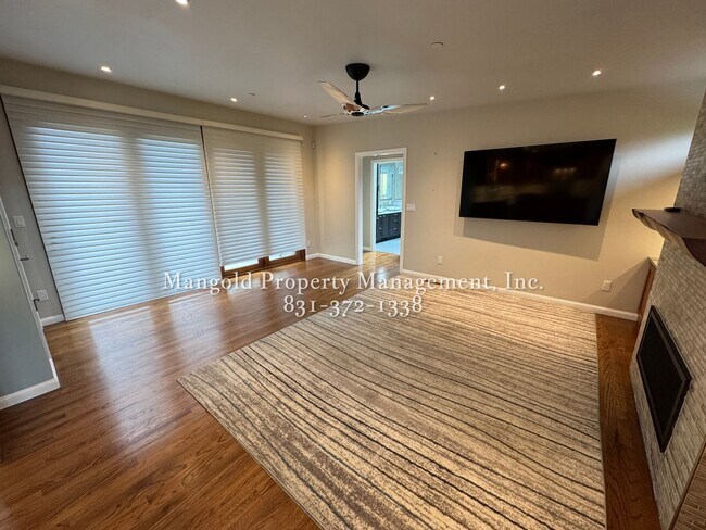 Building Photo - Stylish 2-Bed, 2-Bath Corner Lot Home with Modern Design and Spacious Outdoor Areas