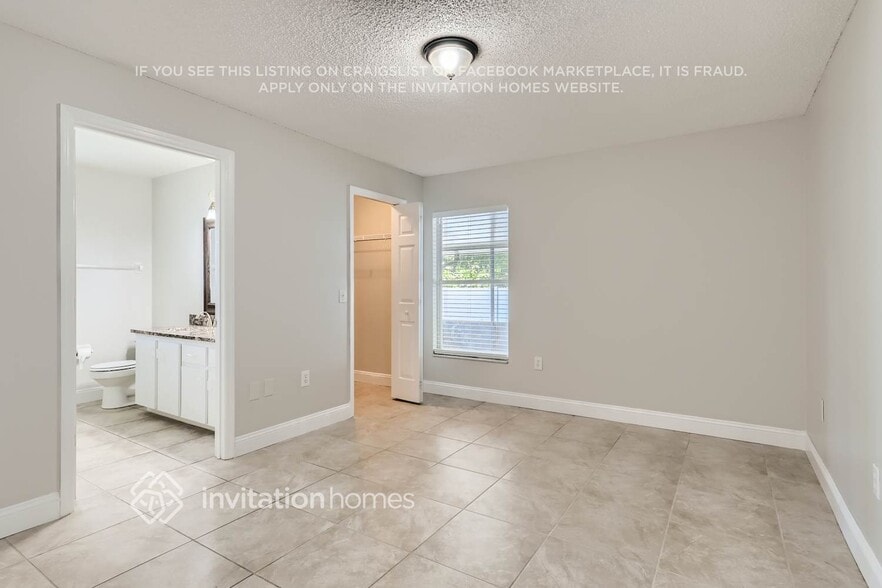 Building Photo - 210 Banbury Pl