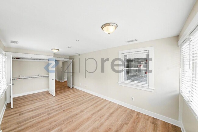 Building Photo - 5717 Fair Ave