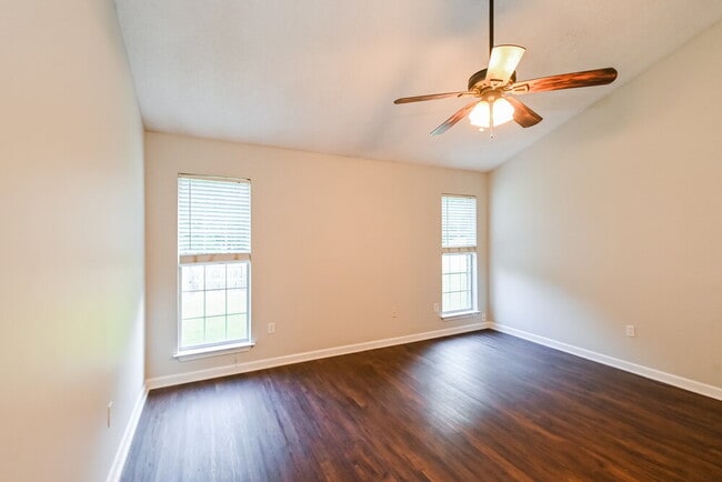 Building Photo - 8161 Loden Cove
