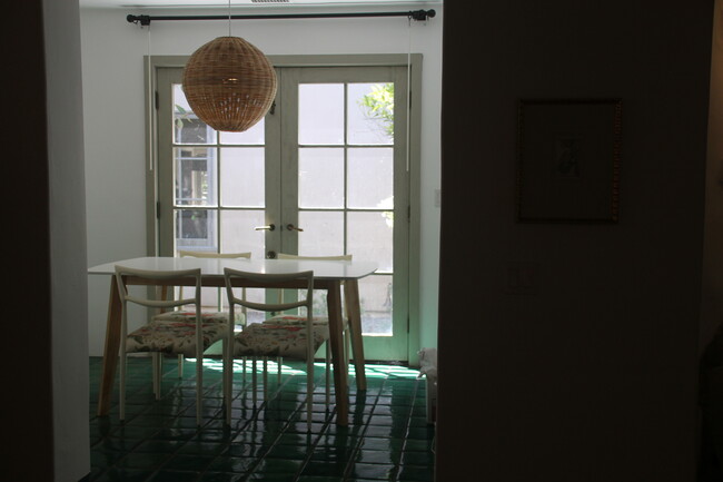 dining area - 1741 Coldwater Canyon Dr