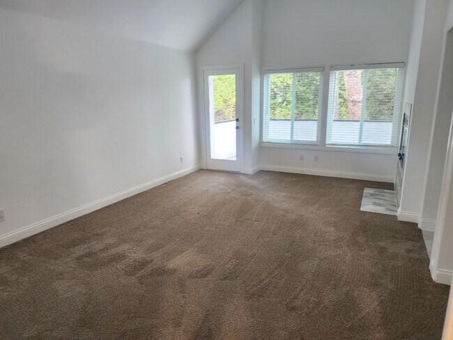 Building Photo - Gorgeous 5 Bedroom in Carmel Mtn Ranch in Gated Community