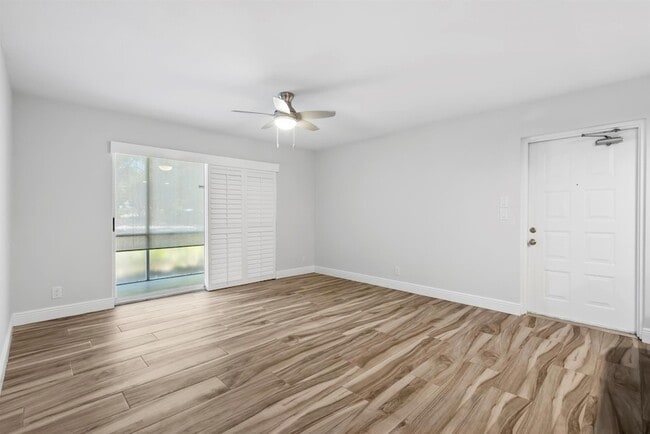 Building Photo - 2518 SE Anchorage Cove