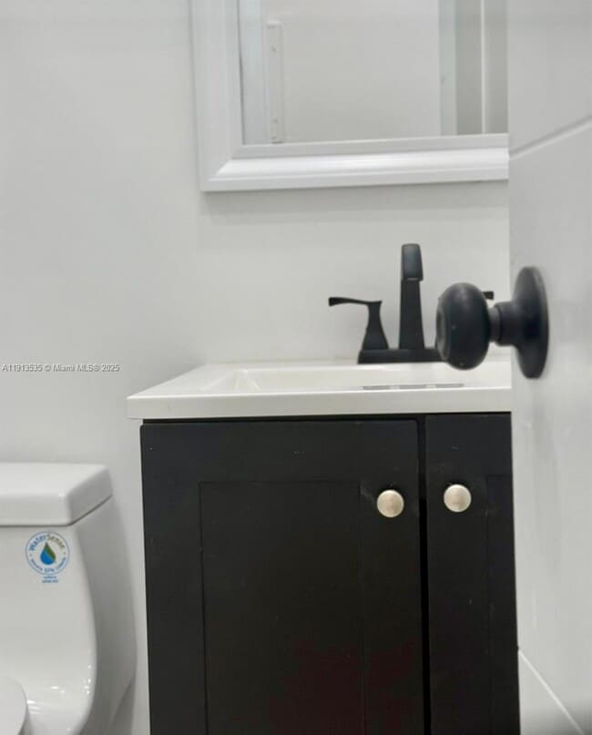 Building Photo - 7521 NE 2nd Ct