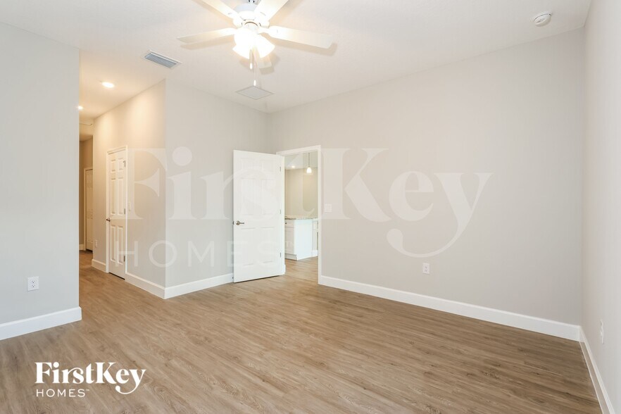 Building Photo - 331 Halloran St SE