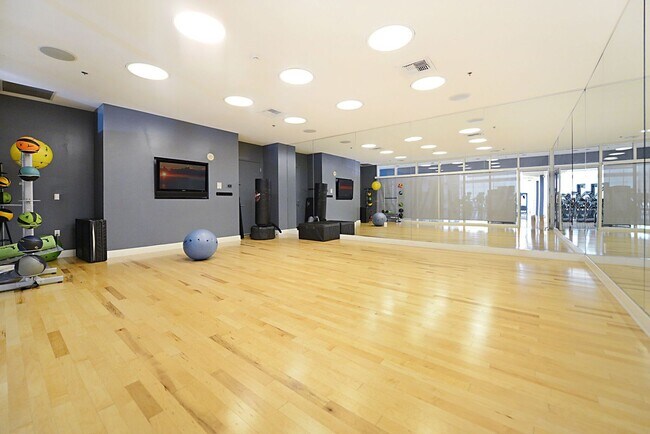 Building Photo - Panorama Towers 2, 1004-Panorama Towers 2BD Residence with Mountain Views