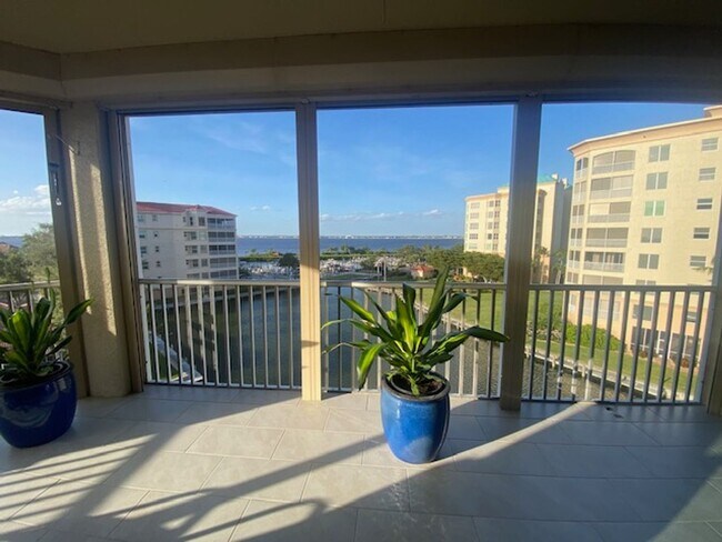 Building Photo - 15160 Harbour Isle Dr