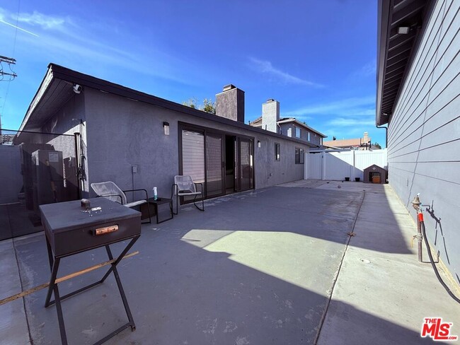 Building Photo - 16047 Bryant St