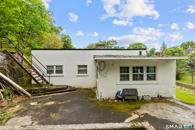 Building Photo - 399 Hawthorne Ave