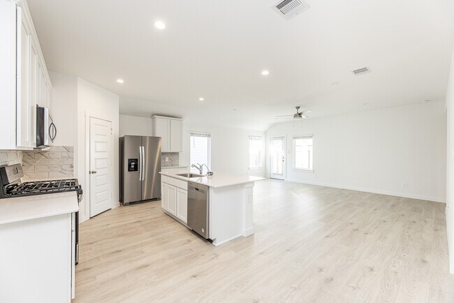 Building Photo - 31706 Melkridge Rd
