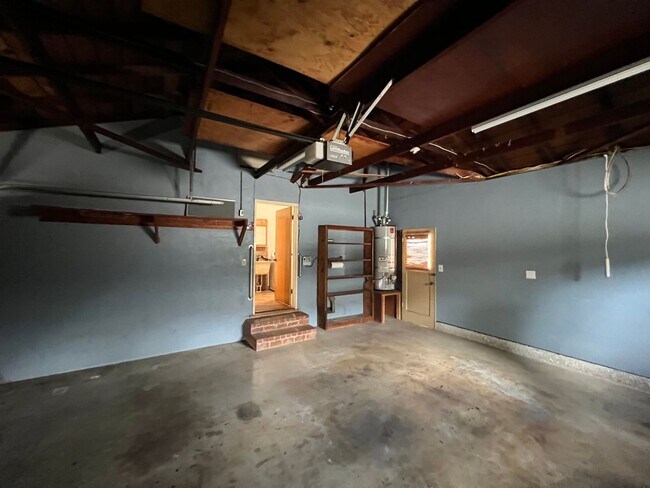 Building Photo - 723 S California St