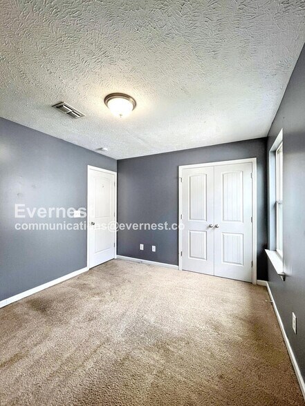 Building Photo - 441 Vailview Dr