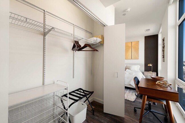 Building Photo - 1122 W Chicago Ave