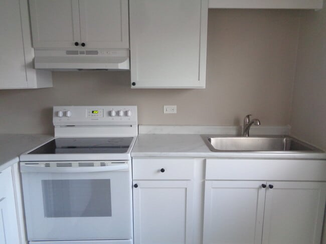 Building Photo - 9644 S Kedzie Ave