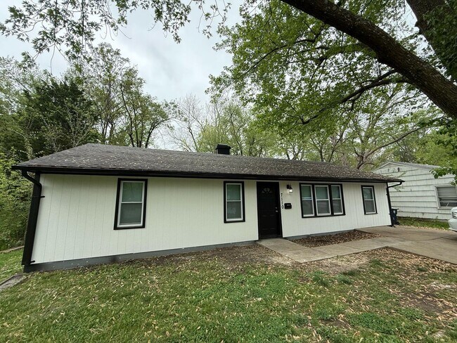 Primary Photo - 5 Bedroom