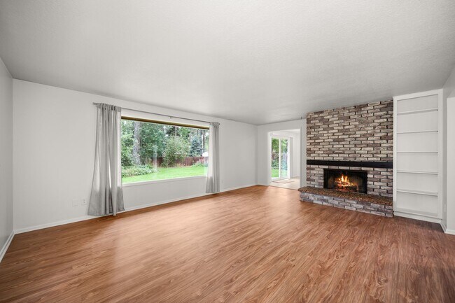 Building Photo - Available Now!! 5 Bedroom, 3 Bathroom Ranc...