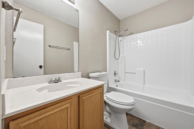 Building Photo - Immaculate 3-bedroom, 2-bath home in the highly sought-after Springfield subdivision!