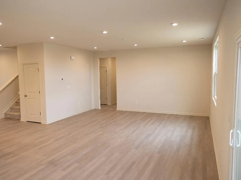 Building Photo - 5005 Aiken Back Ln